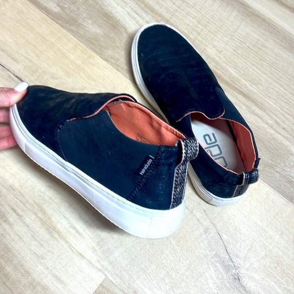 Hey Dude 8 Black Slip-On Sneakers - Picture 1 of 8